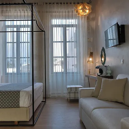Elia Zampeliou 3*